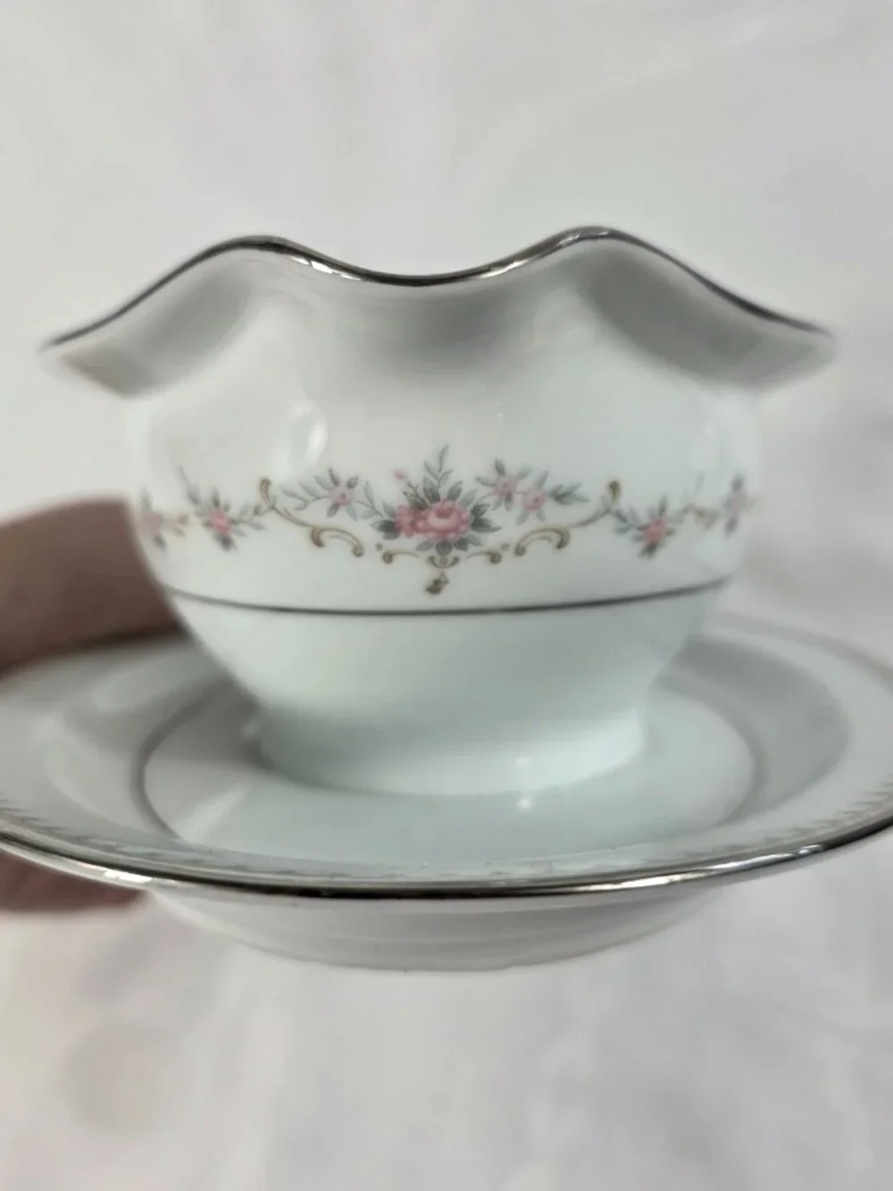 Noritake Fairmont Gravy Boat with Underplate White with Pink Roses & Green Dots